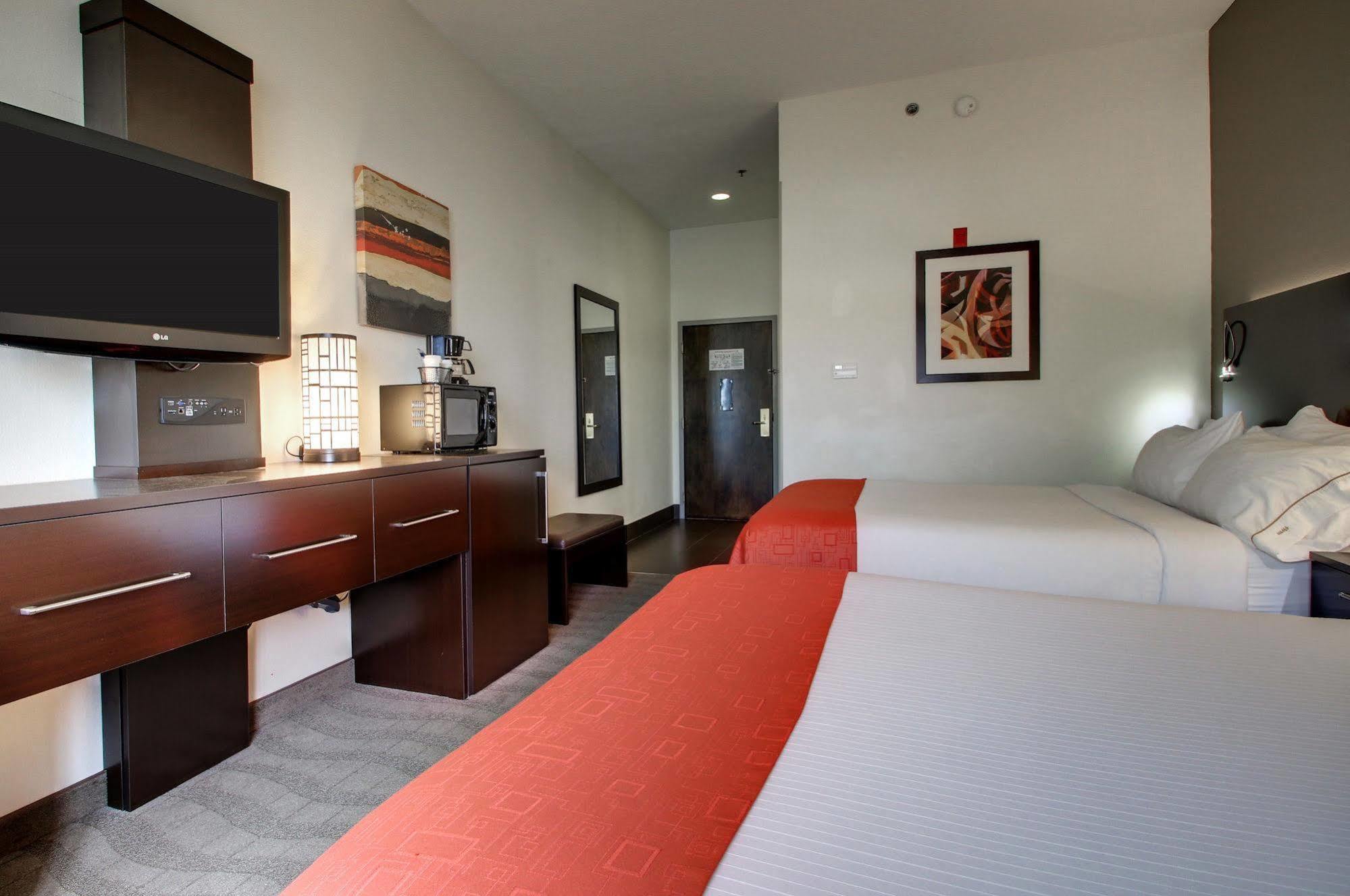 La Quinta Inn & Suites By Wyndham Μερίντιαν Εξωτερικό φωτογραφία